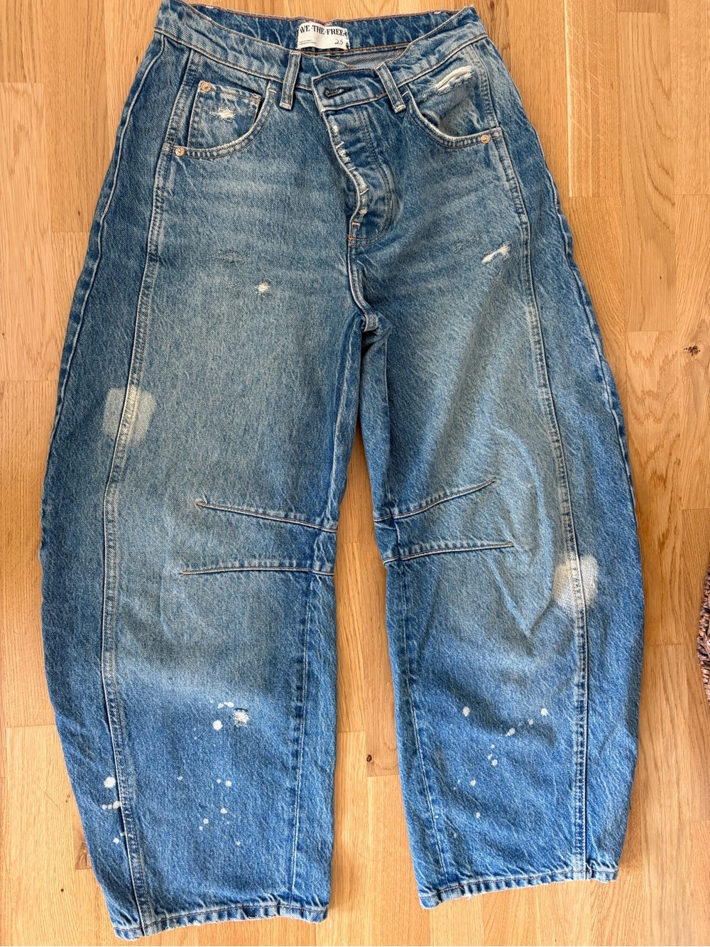 We The Free Good Luck Barrel Jeans Distressed Paint Splatter Size 25